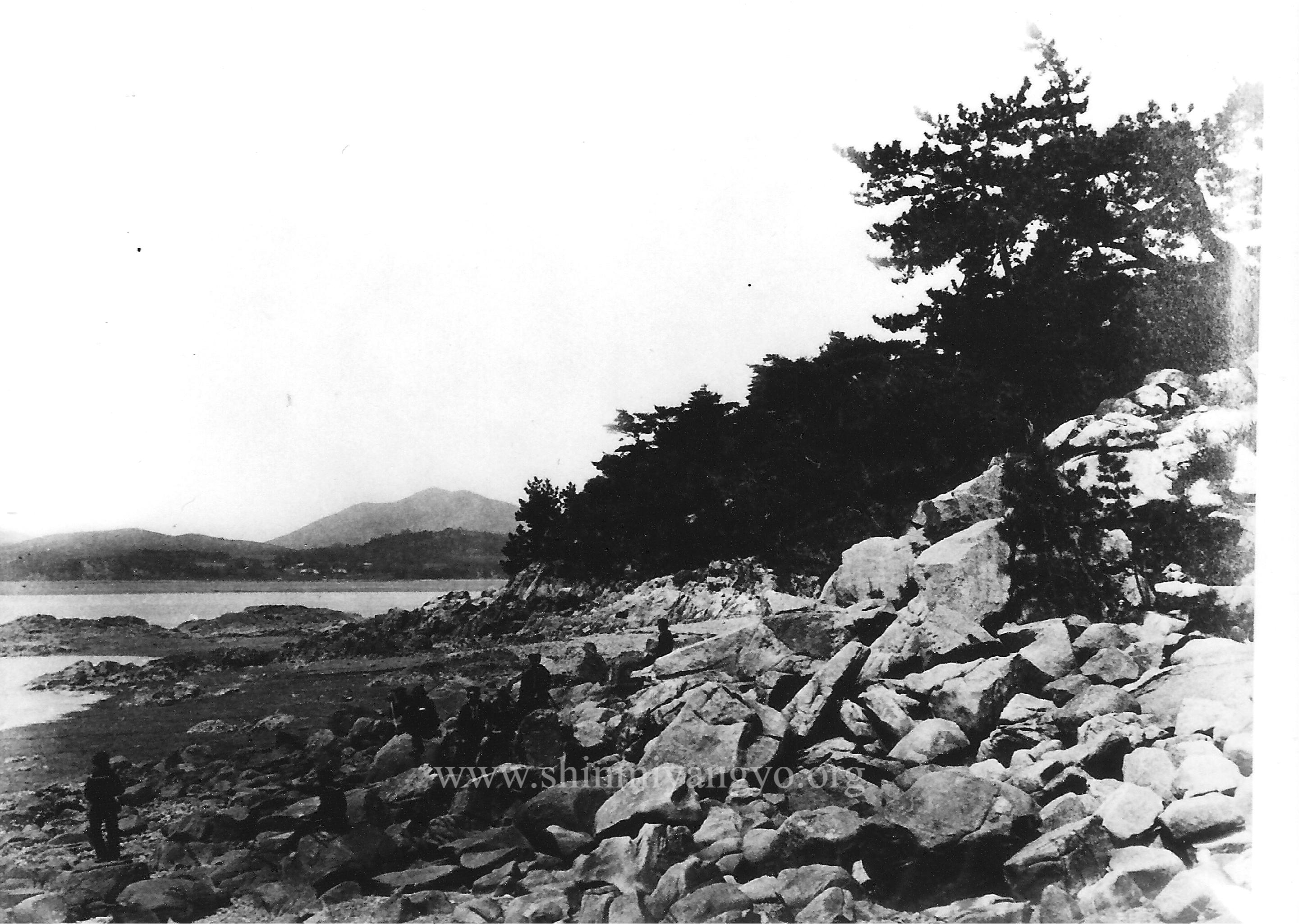 KWG05 (South side of Mulchi Island, looking west towards Yeongjong Island)