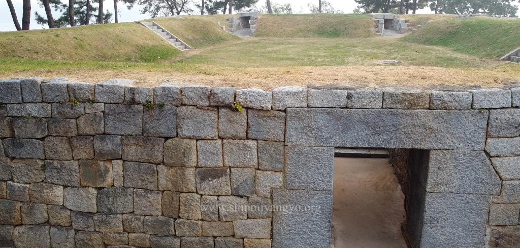 Deokjin Fort, west wall entrance