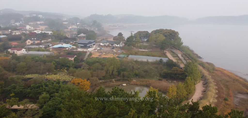 Deokjin Fort, looking north towards the Sondolmok Fort, with the Namjang Battery on the left